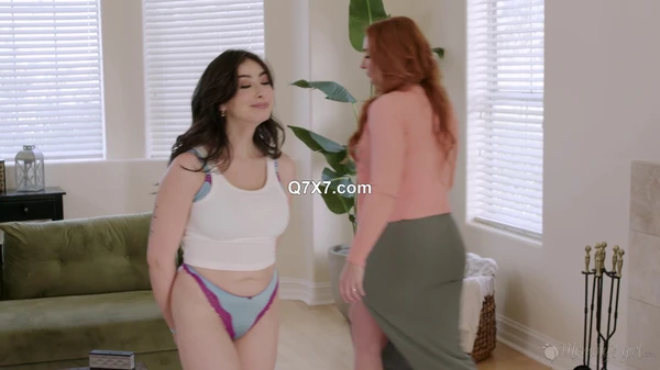 [1080p]MommysGirl.24.06.01.Chloe.Surreal.And.Sophia.Locke.XXX.MP4-H264[XvX]