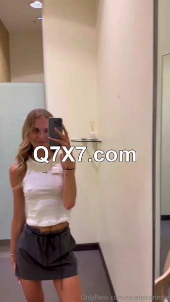 OnlyFans - Sarah Scarlette - Public Dressing Room