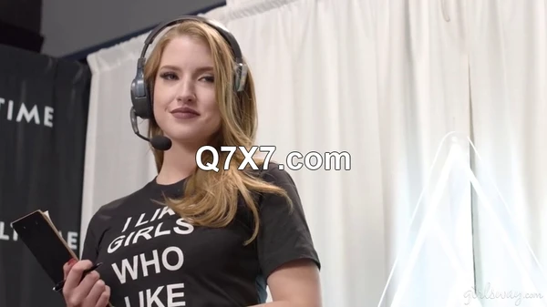 GirlsWay 25 05 05 15 Kenna James And Octavia Red XXX 480p MP4-HEVC