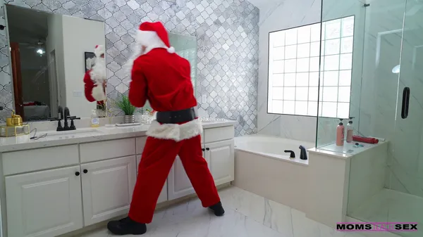 [4k]MomsTeachSex 24 12 19 Bunny Madison Stepmom Is Wet For Santa XXX-4K MP4-H265