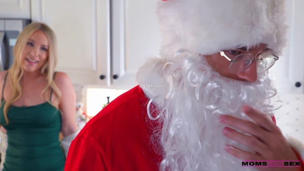 [4k]MomsTeachSex 24 12 19 Bunny Madison Stepmom Is Wet For Santa XXX-4K MP4-H265