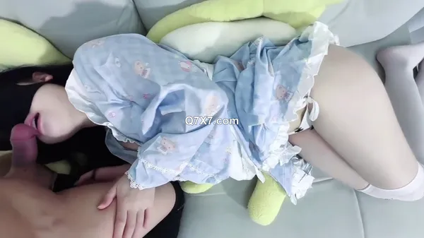 [1080p][萌崽儿]- 假期在家的姐弟乱伦禁忌 迷晕姐姐下手为强被肉棒征服淫叫连连 内射流精流出浓浓精液阴蒂都肿了