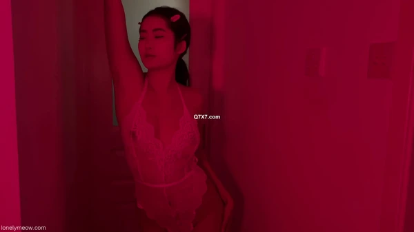 [4k]高分女孩瑶瑶-- ♈要颜值有颜值、要身段有身段，紧致Q弹的肉肉肌肤，被老外大长屌轰炸小骚逼！