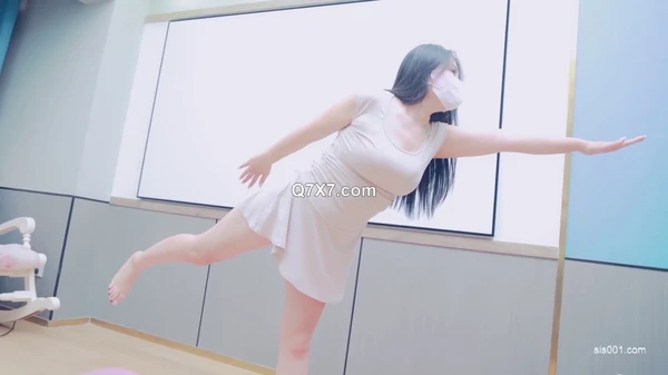 [1080p][云盘破解露脸泄密]，极度反差眼镜女大生性爱视图流出，表里不一小母狗被精液爆射一脸(3V)