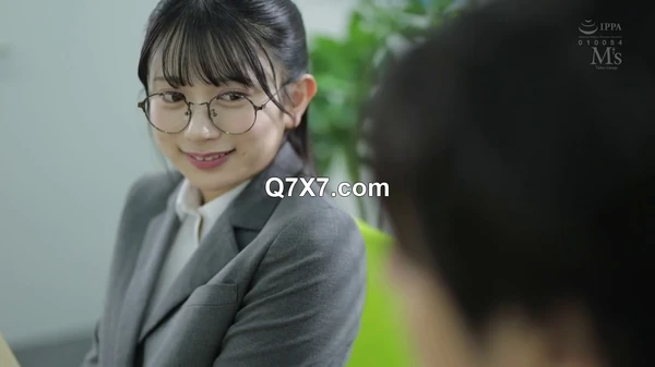 [720p]MVSD-628 出張先のホテルで大人しい後輩女子社員とまさかの相部屋シングルベッド 突然、豹変した彼女は困惑するボクを密着誘惑し朝が来るまでひたすら痴女り続けた。 北岡果林