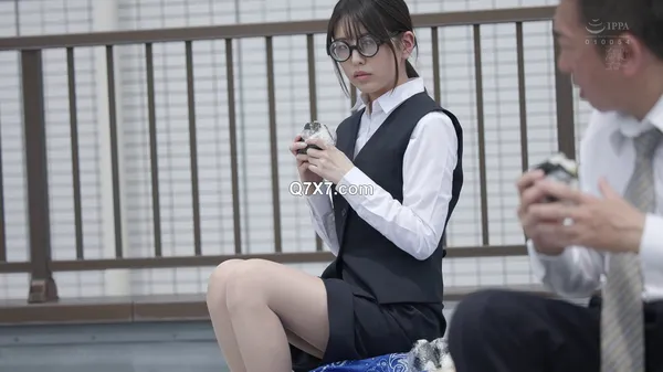 [1080p][FHD/1080P] MEYD-955 会社で一番目立たないアラサー喪女とヤったら最高だった。 アダ名はクサコ、視力悪すぎ瓶底メガネ、デスクはゴミの山。離婚したばっかりだからコイツでイイやと思って家に行ったら…。 倉木しおり