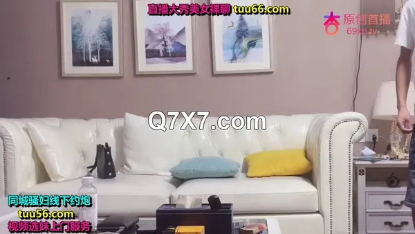 小李探花2000元约炮暑期出来兼职的学生妹直接把她干到受不了了