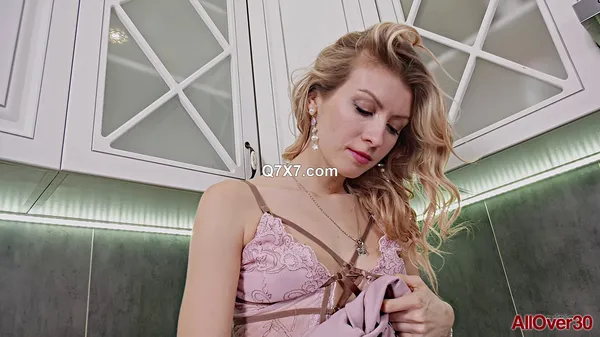 [1080p]AllOver30 25 05 10 Anneta Moor XXX MP4-H265
