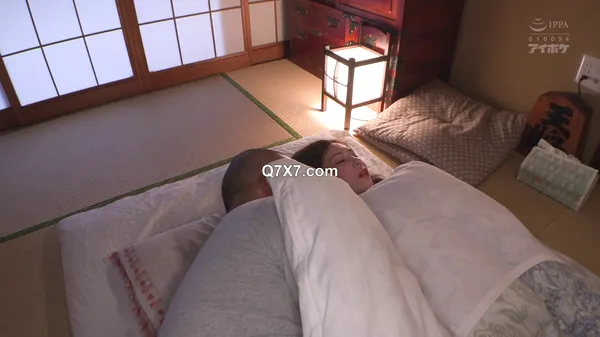 [1080p][HD] IPZZ-547 何でも言うこと聞くから婚約者のフリして！彼女の両親が仕組んだお見合いを回避する為、3日間限定で美人女上司の恋人になった非モテ絶倫なボク 明里つむぎ
