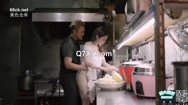 [720p]糖心Vlog - OnlyFans - Yui Xin - 餐廳廚房忙碌720p
