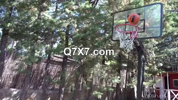 KarupsOW 24 10 18 Eufori Cougar On The Court XXX 480p MP4-H265