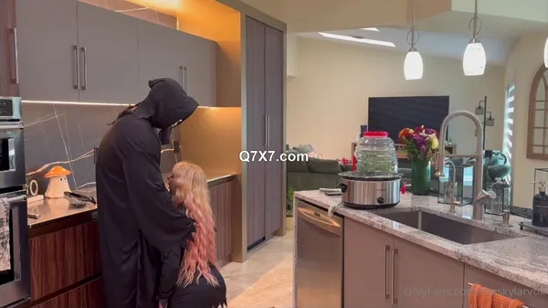 [1080p]OnlyFans 2024 Skylar Vox Halloween Special Collab XXX MP4-XXX