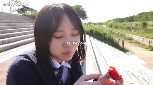 [1080p]FC2-PPV-4568354 顔出し！！時間が止まったかの様な田園地帯で育った純粋であどけない笑顔の女のこをノーパンにして・・・無邪気さと従順な制服姿に発情し卒 業してしまう前に野外口内発射＆追撃生中出し！