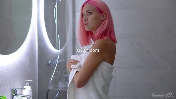 [1080p]Stunning18 24 11 09 Kiara J Washes Her Body XXX MP4-H264