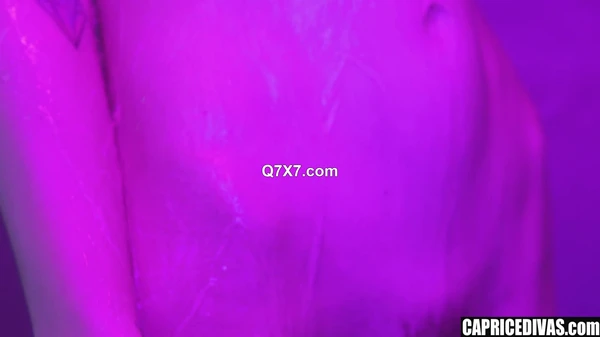 [1080p]LittleCaprice-Dreams.24.03.16.Little.Caprice.And.Tiffany.Tatum.Caprice.Divas.XXX.MP4-H264[XvX]