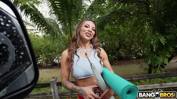 [1080p]BangBus 24 03 20 Essie Got Back XXX MP4-H264