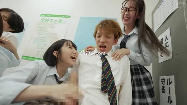 [1080p]HUNTC-275 スカート内ちょいハメSEX！朝も休み時間もお昼休みも放課後もお構いなし！暇さえあれば教室でイケてる女子たちがスカート内FUCKを求めてくる…