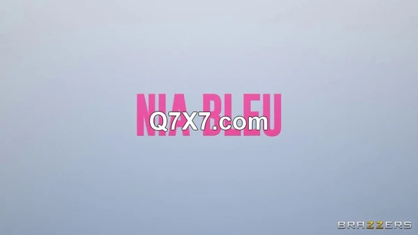 BrazzersExxtra 24 11 01 Nia Bleu Gloryhole Honeytrap Makes The Pussy Slap XXX 480p MP4-H264