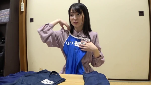 [1080p]OKS-158 伊織ひなの 濡れてテカってピッタリ密着 神スク水 可愛い女子のスクール水着姿をじっとりと堪能！着替え盗撮から始まり貧乳から巨乳にパイパン、ハミ毛、ジョリワキ等のフェチ接写やローションソーププレイやスク水ぶっかけ等を完全着衣で楽しむAV
