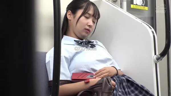 [1080p]DANDY-906 最終電車で痴女とまさかの2人きり！J○Ver向かいの座席でパンチラしてくる小悪魔女子○生の誘惑で勃起したらヤられたVOL.7