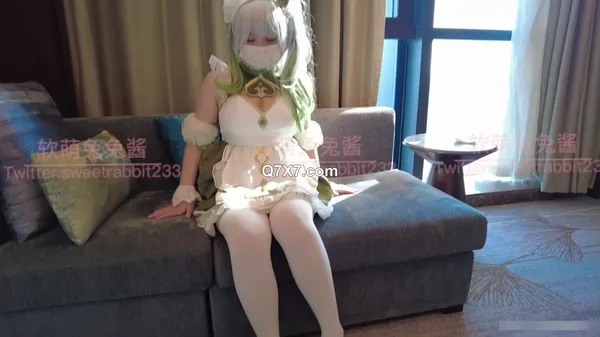 可爱学妹小狗〖软萌兔兔酱〗小草神女仆，QQ弹弹的小屁股，bb又很紧温润。做起来很舒服