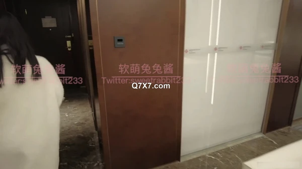 [國產影片] ✅清纯甜美小可爱✅可爱学妹小狗〖软萌兔兔酱〗呆萌小秘书与老板一起出差，这么可爱的妹子怎么会这么骚呢？[814M/MP4/08:16][可能含有廣告，請預覽後下載]