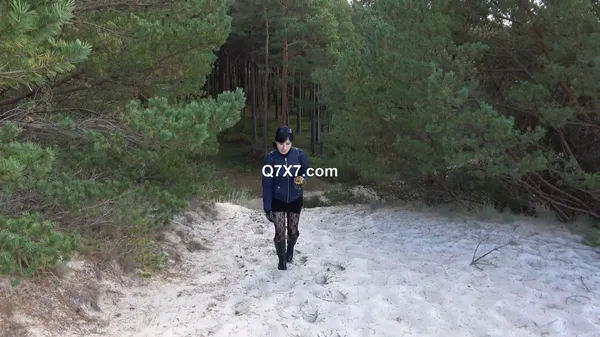 [1080p]Wanilianna 17 10 19 The Sex Adventure On A Dune With The Golden Shower XXX MP4-LEWD