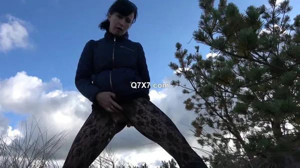 [1080p]Wanilianna 17 10 19 The Sex Adventure On A Dune With The Golden Shower XXX MP4-LEWD