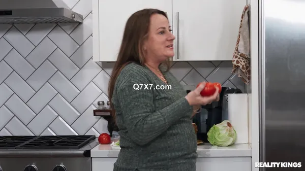 [1080p]MomsLickTeens 24 10 07 Addison Vodka And Fitwife Jewels My Moms Friend Fucks Me XXX MP4-H265