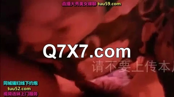 東北玩弄足療小姐给了钱拍照吃鸡把想怎么玩都可以