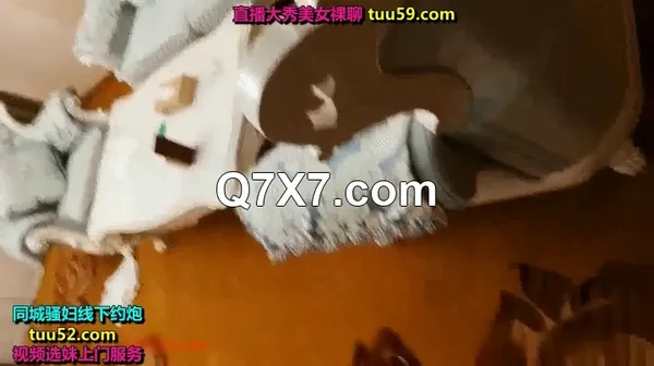 铁岭口音对白空虚富姐如家酒店开房洗澡勾引来送酒的服务生飘窗前看着夜景激情啪啪