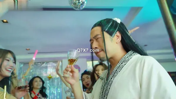 [1080p]麻豆传媒映画 端午特辑 MDCM-0012 派对咖屈原 古代肉棒狂操现代骚逼 周甯 黎芷媗 中英字幕