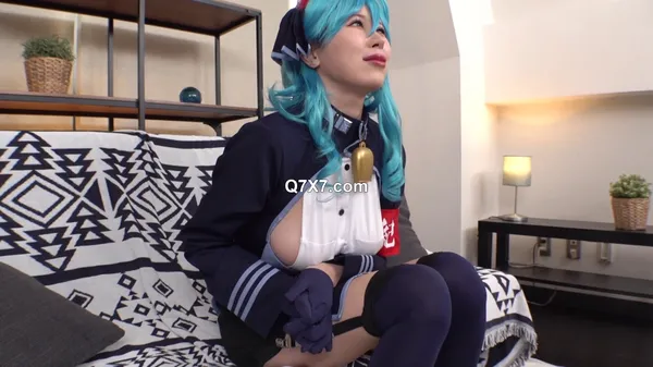 [1080p]COSX-062 横乳の完全再現！？Iカップレイヤーみうちゃん、賭けに弱すぎてセクハラされまくり！