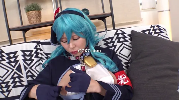 [1080p]COSX-062 横乳の完全再現！？Iカップレイヤーみうちゃん、賭けに弱すぎてセクハラされまくり！