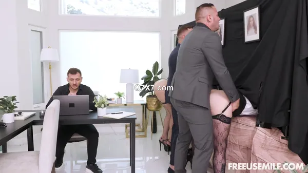[1080p]FreeUsewoman 24 09 19 Audrey Royal Jupiter Jetson And Angelina Moon XXX MP4-HEVC