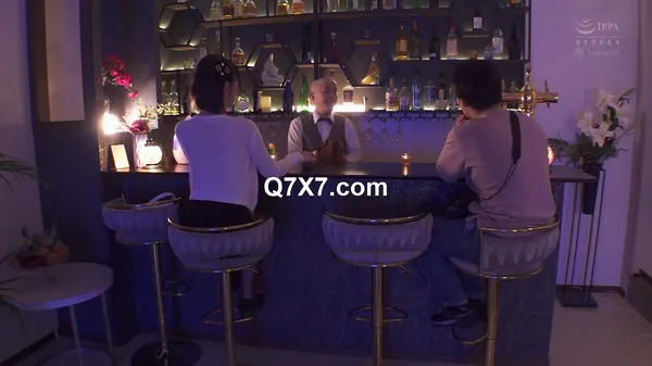 [720p]WAAA-540 銀座のBarにいる美女が黒パンスト美脚で誘惑逆ナンパ 蒸れ足コキとガニ股杭打ちで何度も射精させまくる天才的マラ遊び 美谷朱音