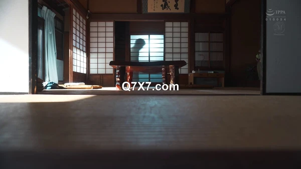 [720p]ROE-366 帰省したら、祖父と母がデキていた。あの日、見てしまった出来事が僕を生涯≪熟女好き≫に変えた―。 葉月保奈美