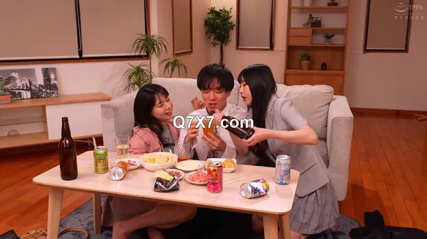 [720p]HNTRZ-013 幼なじみ以上、不倫未満。朝起きたら、轻熟女幼なじみ2人とまさかまさかの肉体関係！？でも、Hした記憶がないから泣きのもう一回を頼んだら…