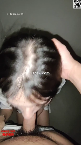 [S级别泄密]诺崽与男友楼梯口啪啪听到邻居说话声好刺激的一炮