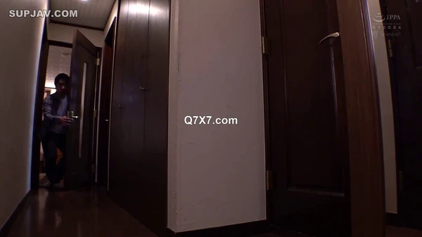[1080p][Reducing Mosaic] WANZ-966 終電を逃した僕を泊めてくれたバイトの先輩… ノーブラ部屋着から弾け出たおっぱいブルンに我慢できず夜明けまでヤリまくった！ 桐谷まつり
