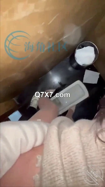 海角乱伦高手会喷水的亲姐姐❤️KTV厕所再次无套内射醉酒姐姐到家后睡着暴力蹂躏睡着也喷水