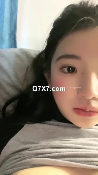 真实露脸学生妹]，土豪重金定制，高颜校花级美女[大二学妹]福利，教室课堂上露奶，宿舍露出自慰，绝品馒头逼