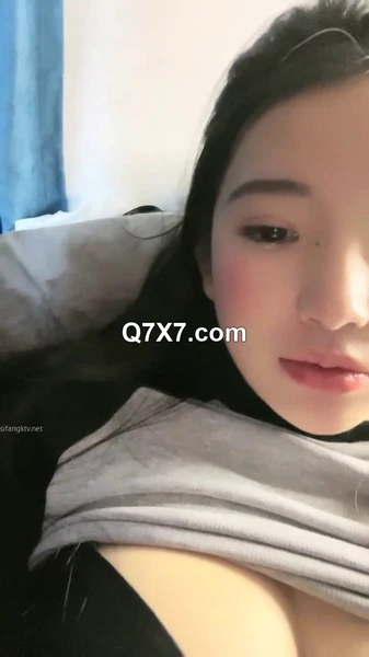 真实露脸学生妹]，土豪重金定制，高颜校花级美女[大二学妹]福利，教室课堂上露奶，宿舍露出自慰，绝品馒头逼