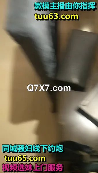 老哥找小姐年龄不大黄衣白虎妹子 直接开干妹子服务不好干了几下让走人 很是诱惑喜欢不要错过