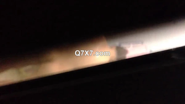 [720p]冒死爬墙偷窥对门 白白嫩嫩的美少妇洗澡