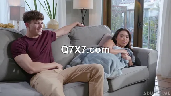 CaughtFapping 24 08 25 Kimmy Kimm The Show Must Go On XXX 480p MP4-H264