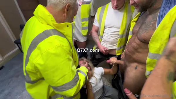 [1080p]OnlyFans 2024 Bonnie Blue Gangbang With Builders XXX MP4-XXX