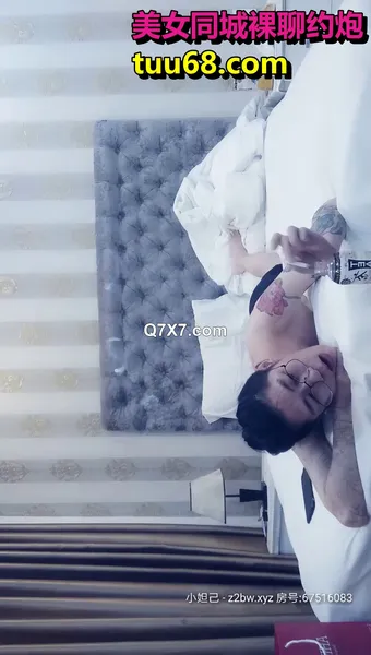 李八八韩国探花极品甜美女神，模特身材，校花清纯脸，一颦一笑迷人魅惑，激情啪啪口交一夕风流