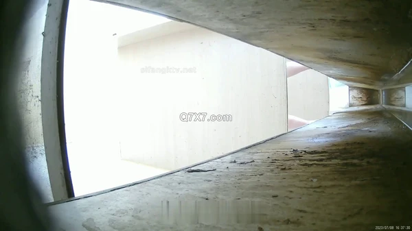 [1080p][國產影片] 十二月最新流出食品厂女厕偷拍❤️7月沟厕新作 绝顶视角 多逼同框临场感是十足红裙淫妇拉完还不愿意走驻足刷手机[1902MB/MP4/02:20:38][可能含有廣告，請預覽後下載]