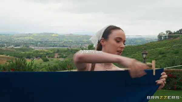 [1080p]BrazzersExxtra 25 06 11 Hazel Moore The Trad Wife Life XXX MP4-HEVC